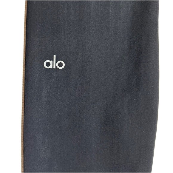 ALO Yoga High Waisted Ripped Warrior Black Leggings Women’s Size M Medium - Picture 10 of 13